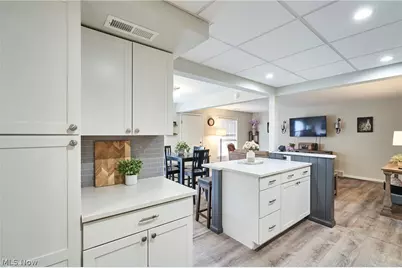 135 Monmouth Court, Mentor, OH 44060 - Photo 3