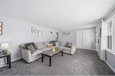 2525 Hollyview Avenue NE, Canton, OH 44721 - Photo 9