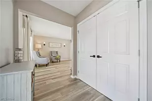 5609 Oakridge Dr, Louisville, OH 44641 - Photo 3