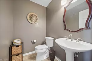 5609 Oakridge Dr, Louisville, OH 44641 - Photo 25