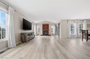 5609 Oakridge Dr, Louisville, OH 44641 - Photo 5