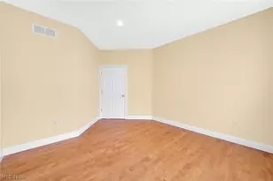 1880 Bradford Pointe Ln, Akron, OH 44313 - Photo 9