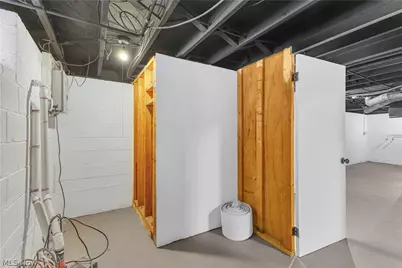 10970 Aaron Drive, Parma, OH 44130 - Photo 19