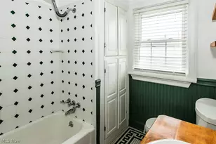 1580 Chesterland Ave, Oakwood, OH 44107 - Photo 31