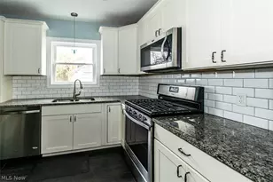 1580 Chesterland Ave, Oakwood, OH 44107 - Photo 17