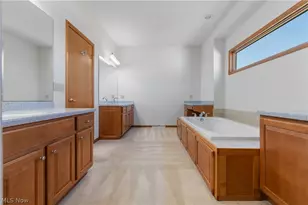 1315 Fieldcrest Dr, Wadsworth, OH 44281 - Photo 19