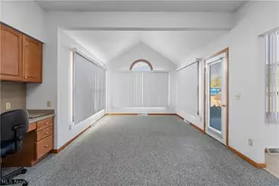 1315 Fieldcrest Dr, Wadsworth, OH 44281 - Photo 13