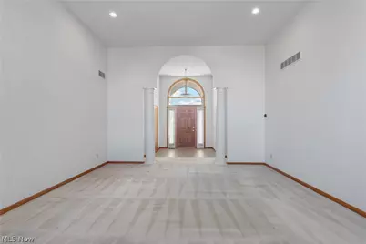 1315 Fieldcrest Drive, Wadsworth, OH 44281 - Photo 7