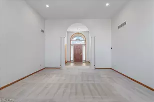 1315 Fieldcrest Dr, Wadsworth, OH 44281 - Photo 7