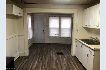 822 Highland Road NE, Canton, OH 44704 - Photo 9