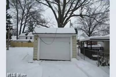 249 Roosevelt Avenue, Elyria, OH 44035 - Photo 3