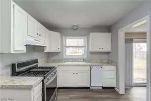 703 N Main St, Amherst, OH 44001 - Photo 9