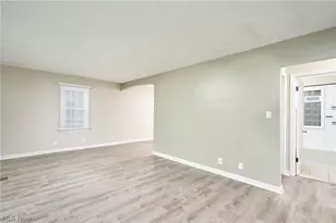 114 Davenport Ave, Akron, OH 44312 - Photo 7