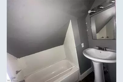 6404 Carl Avenue, Loveland, OH 44103 - Photo 9