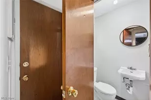 1597 Lee Terrace Dr, Wickliffe, OH 44092 - Photo 23