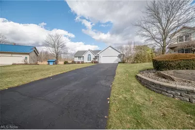 6581 Country Ridge Drive, Austintown, OH 44515 - Photo 7