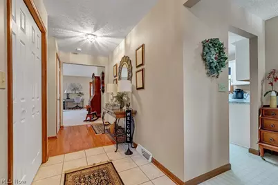 4623 Queen Anne Avenue, Lorain, OH 44052 - Photo 3