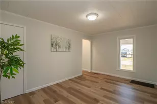 453 Wood Ave, Newcomerstown, OH 43832 - Photo 7