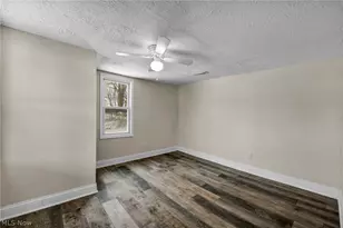 491 E 39th St, Lorain, OH 44055 - Photo 17