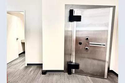 6020 Manchester Road, Akron, OH 44319 - Photo 23