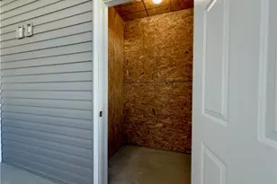 708 Oak Tree Ln, Belpre, OH 45714 - Photo 13