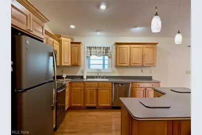 708 Oak Tree Lane, Belpre, OH 45714 - Photo 9