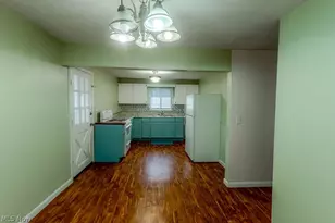 710 21st St, Vienna, WV 26105 - Photo 5