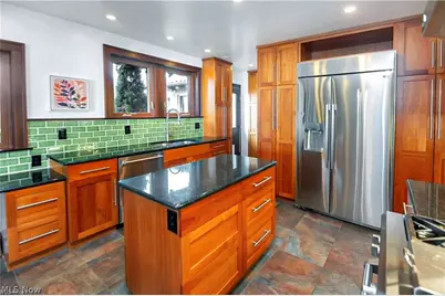 1033 Summit Avenue, Oakwood, OH 44107 - Photo 13