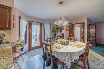 10037 Jamestown Drive, North Royalton, OH 44133 - Photo 5