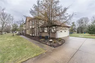10037 Jamestown Dr, North Royalton, OH 44133 - Photo 23