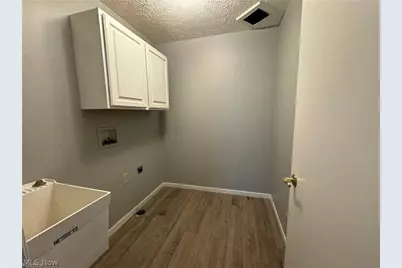 242 Ravenshollow Drive, Cuyahoga Falls, OH 44223 - Photo 11