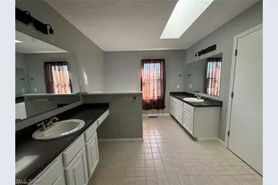 242 Ravenshollow Drive, Cuyahoga Falls, OH 44223 - Photo 21