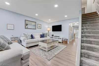 798 Pipes Court #1605, Northfield, OH 44067 - Photo 5