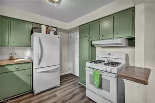 260 Prairie Dr, Akron, OH 44312 - Photo 15