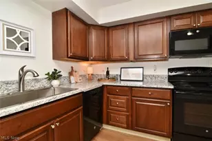 32623 Jefferson Dr, Solon, OH 44139 - Photo 9