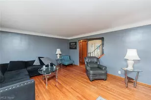 325 E 244th St, Euclid, OH 44123 - Photo 5