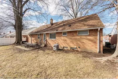 325 E 244th Street, Euclid, OH 44123 - Photo 45