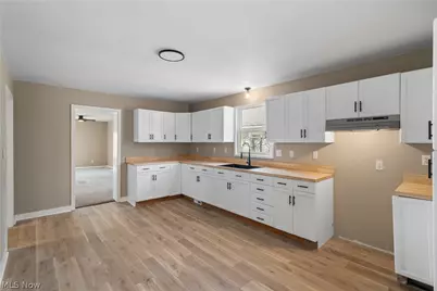 75 W Dartmore Avenue, Akron, OH 44301 - Photo 13