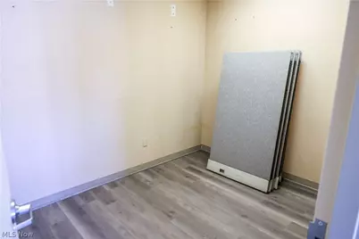 28821 Lorain Road, North Olmsted, OH 44070 - Photo 31