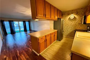 2331 E Market St, Akron, OH 44312 - Photo 5