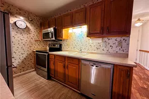 2331 E Market St, Akron, OH 44312 - Photo 7