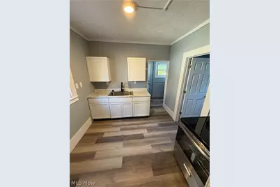 901 Sherman Street, Akron, OH 44311 - Photo 3