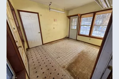 4688 Mayfair Road, North Canton, OH 44720 - Photo 3