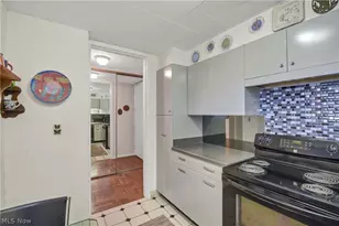 12700 Lake Ave, Oakwood, OH 44107 - Photo 11