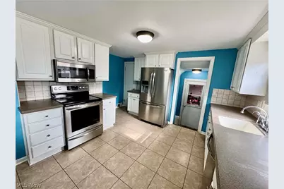 1068 Ivy Street NW, North Canton, OH 44720 - Photo 9