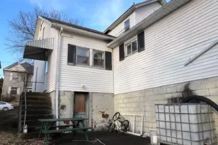 202 Walton Ave, Barnesville, OH 43713 - Photo 5