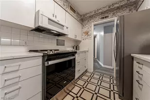 13800 Fairhill Rd, Loveland, OH 44120 - Photo 25