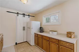 6250 Oxford Ct, Huber Heights, OH 44146 - Photo 9