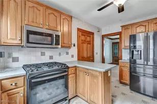 1306 Hathaway Ave, Oakwood, OH 44107 - Photo 7