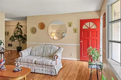 300 Eastlawn Circle, Zanesville, OH 43701 - Photo 7